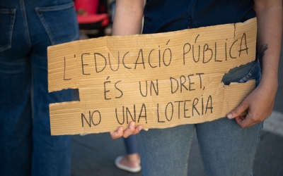 Famílies de P3 es manifesten davant de l'Ajuntament | Roger Benet